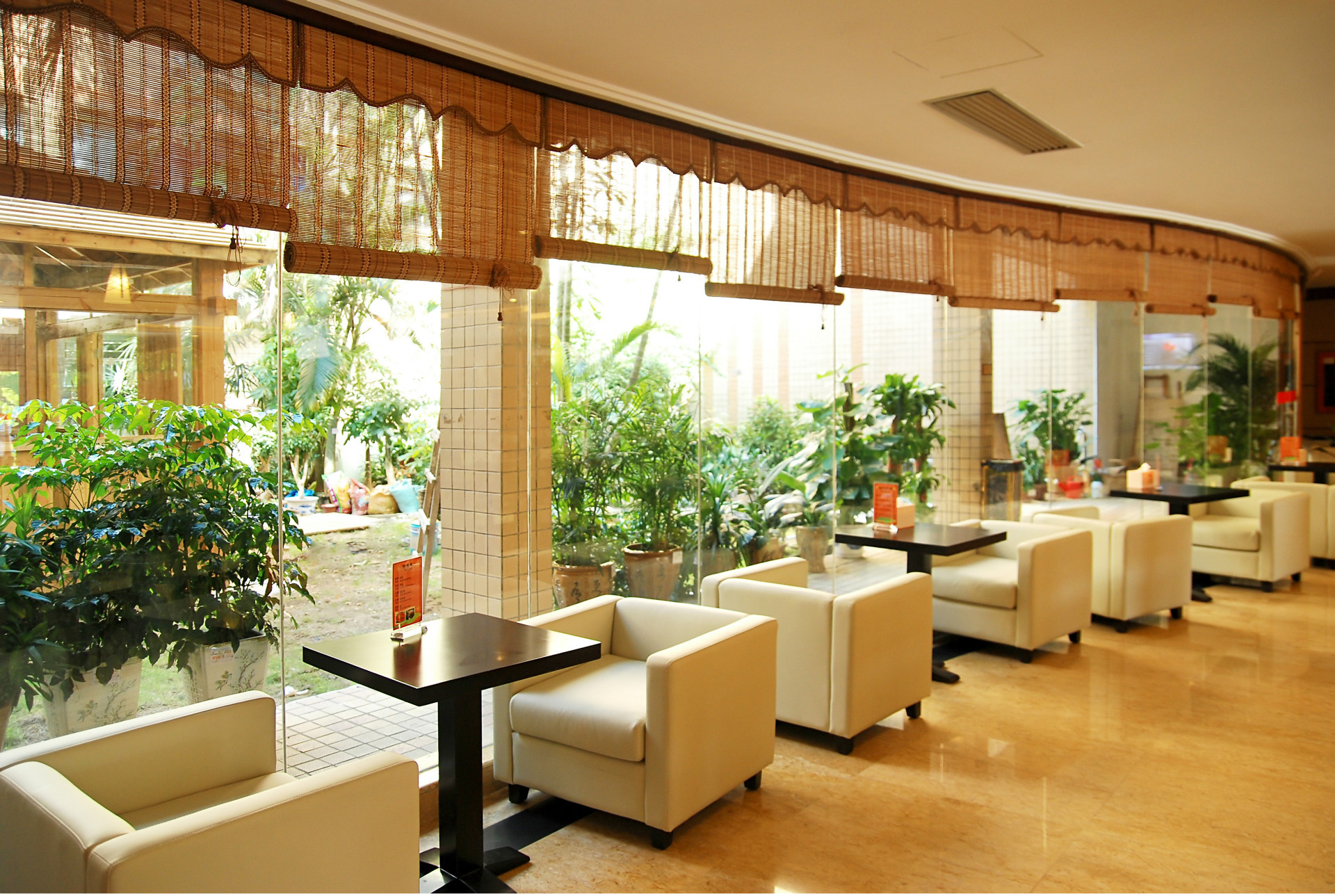 冠廚商用廚房設(shè)備帶您了解，開西餐廳需要哪些廚房設(shè)備？